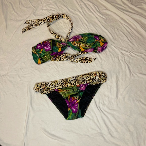 Victoria’s Secret Leopard jungle print  sexy Bikini - Picture 5 of 8